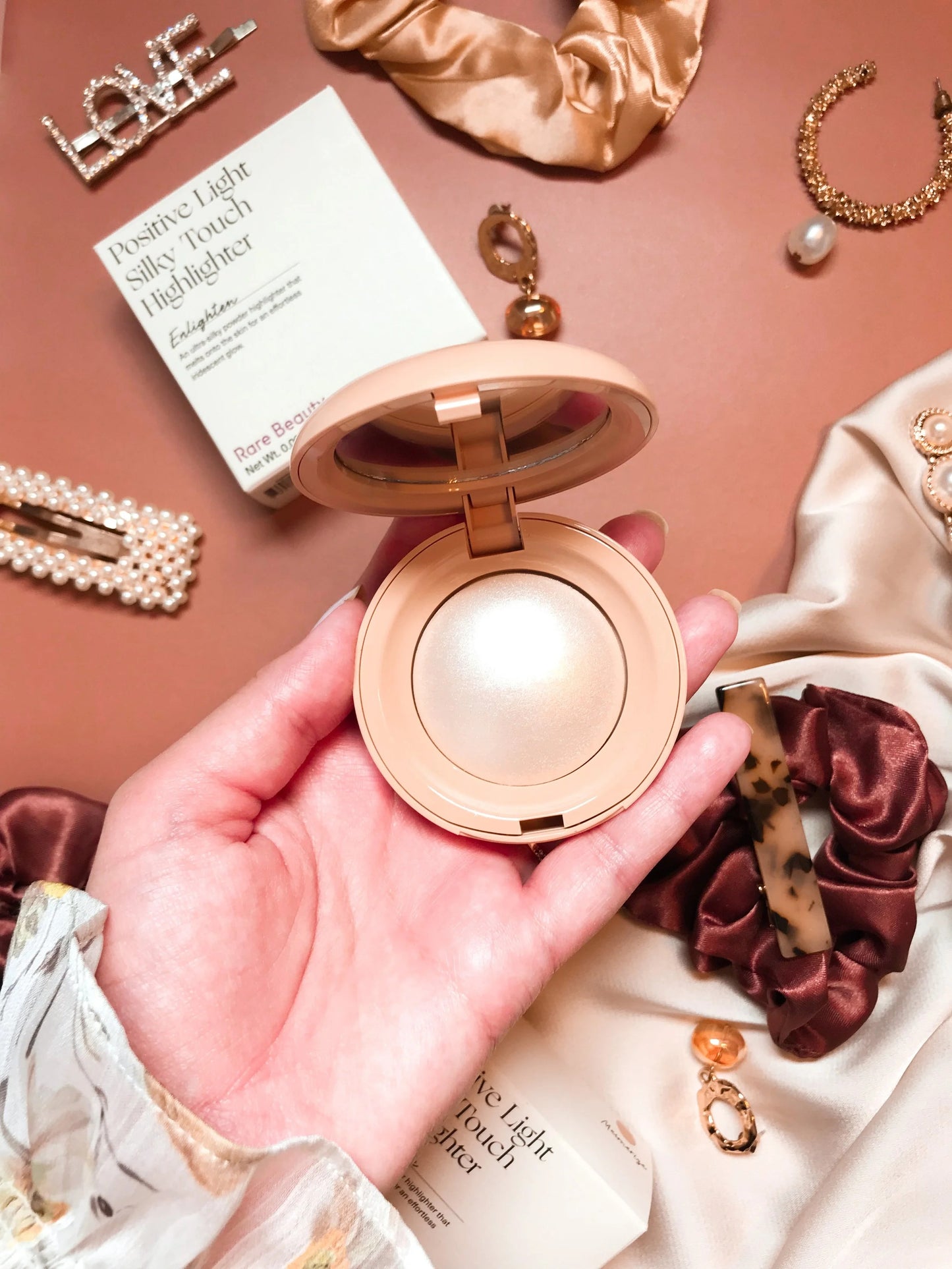 Rare Beauty Silky Touch Highlighter
